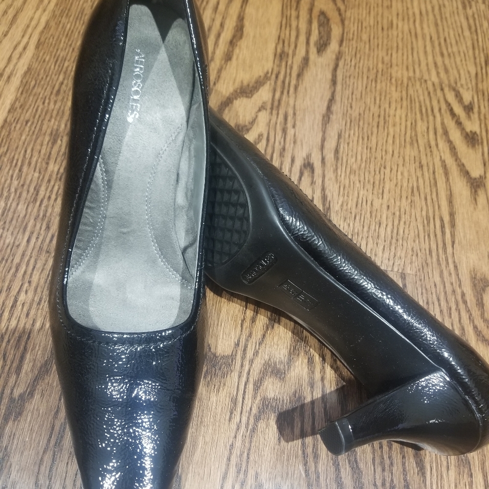 Aerosoles black pumps